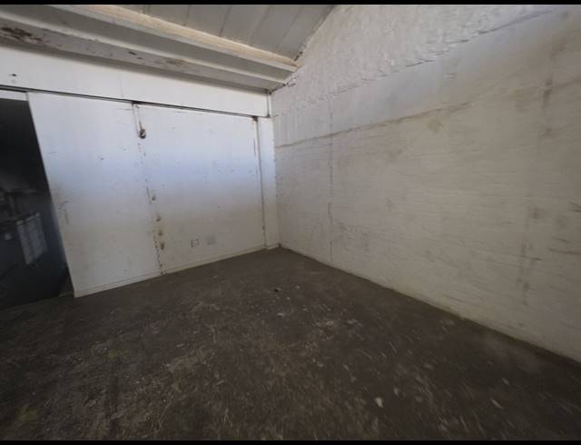 650M² WAREHOUSE TO LET IN PAARDEN EILAND